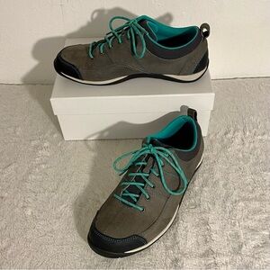 L.L. Bean Beansport Feldspar Suede Sneakers Women’s Size 8M Gray Teal